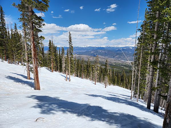 Quiet trail with lots of snow coverage at Breckenridge