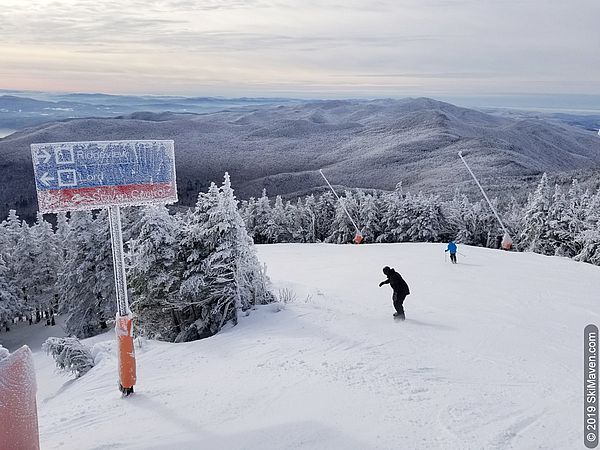 Photo of skiers descending the Ridgeview intermediate trail