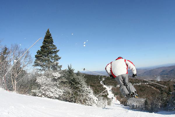 Vermont's first ski area opens for the ski season